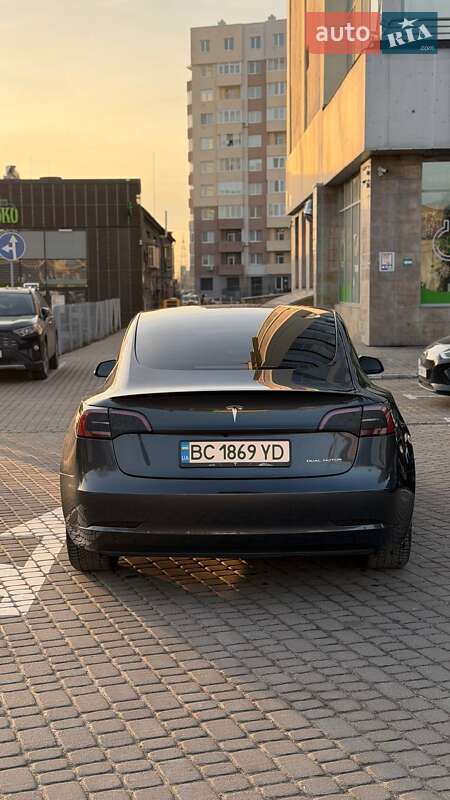 Седан Tesla Model 3 2023 в Львові