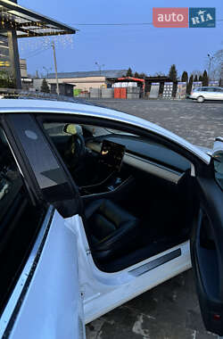 Седан Tesla Model 3 2019 в Каменке-Бугской