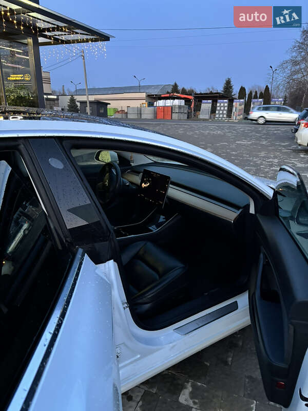Седан Tesla Model 3 2019 в Каменке-Бугской
