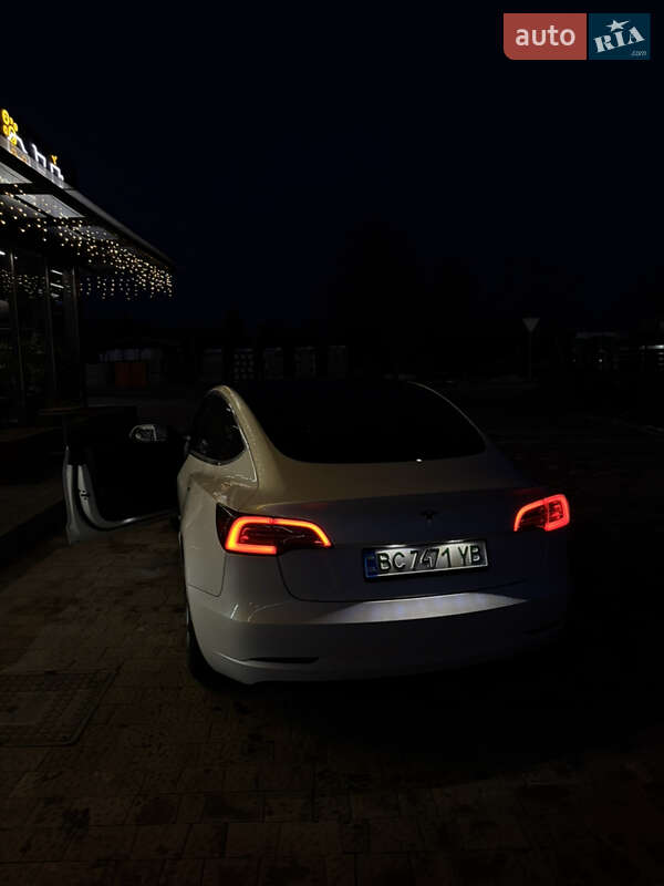 Седан Tesla Model 3 2019 в Каменке-Бугской