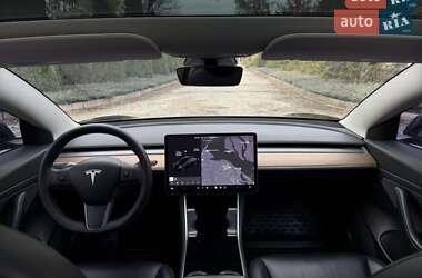 Седан Tesla Model 3 2020 в Киеве