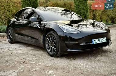 Седан Tesla Model 3 2020 в Киеве