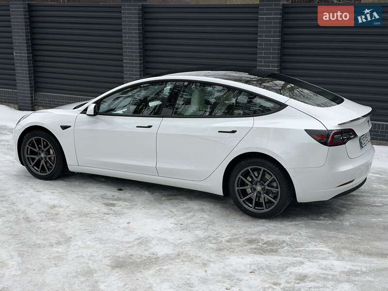 Седан Tesla Model 3 2019 в Виннице