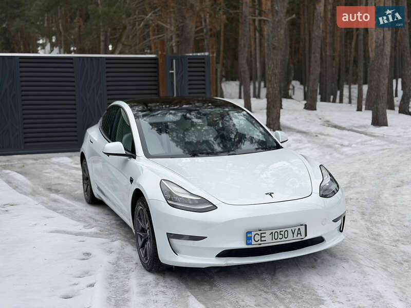Седан Tesla Model 3 2019 в Виннице