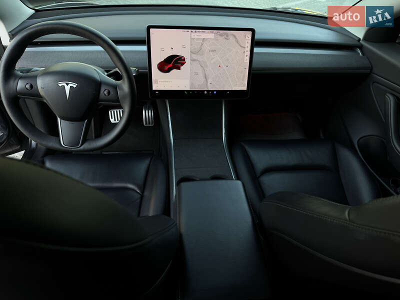 Седан Tesla Model 3 2019 в Івано-Франківську