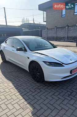 Седан Tesla Model 3 2024 в Ровно