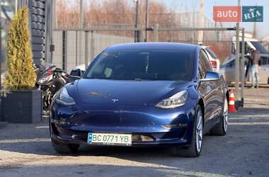 Седан Tesla Model 3 2018 в Львове