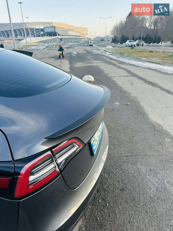 Седан Tesla Model 3 2021 в Львове фото 18 Седан Tesla Model 3 2021 в Львове