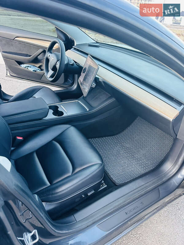 Седан Tesla Model 3 2021 в Львове фото 21 Седан Tesla Model 3 2021 в Львове