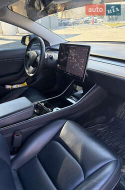 Седан Tesla Model 3 2019 в Сваляве