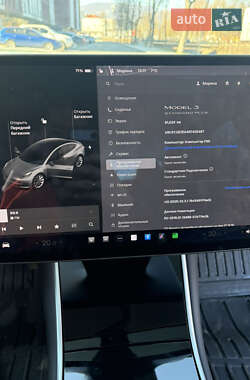 Седан Tesla Model 3 2019 в Сваляве