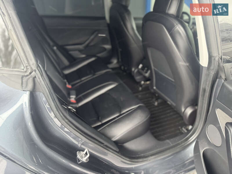 Седан Tesla Model 3 2021 в Кривому Розі