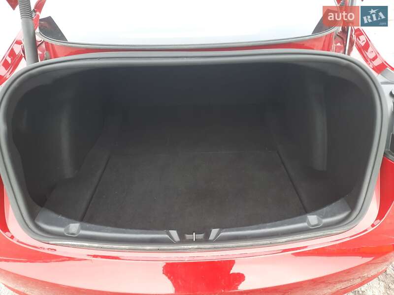 Седан Tesla Model 3 2022 в Ровно