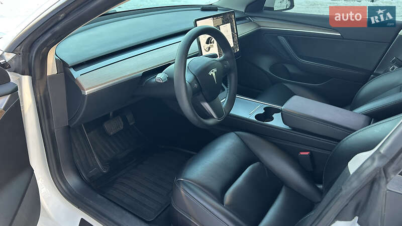 Седан Tesla Model 3 2021 в Києві