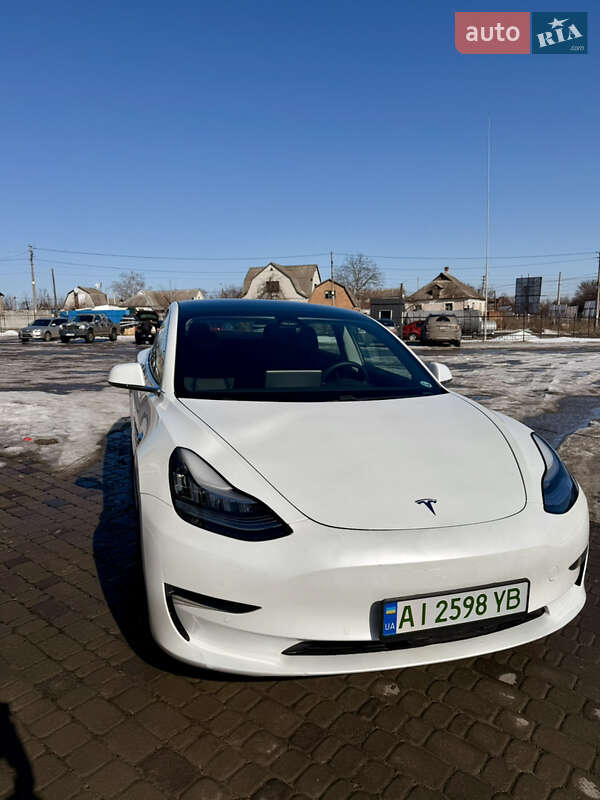 Tesla Model 3 2020