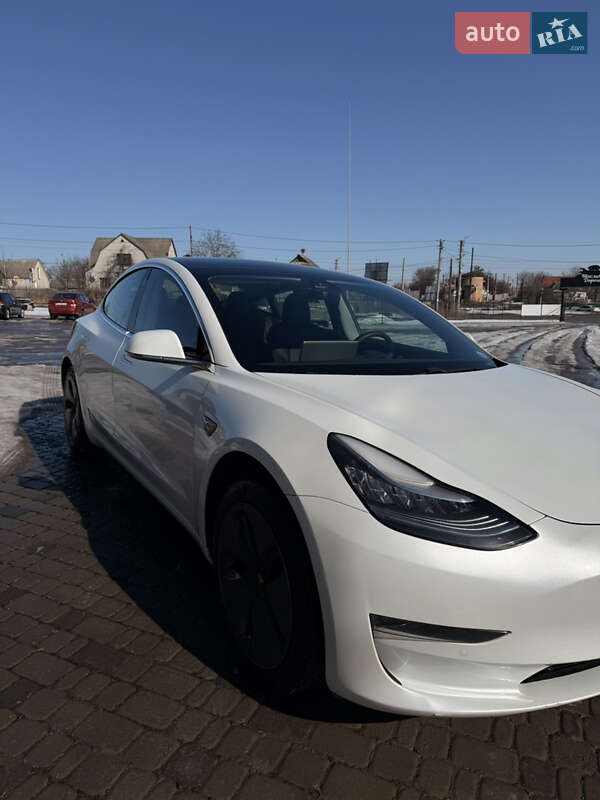 Седан Tesla Model 3 2020 в Білій Церкві