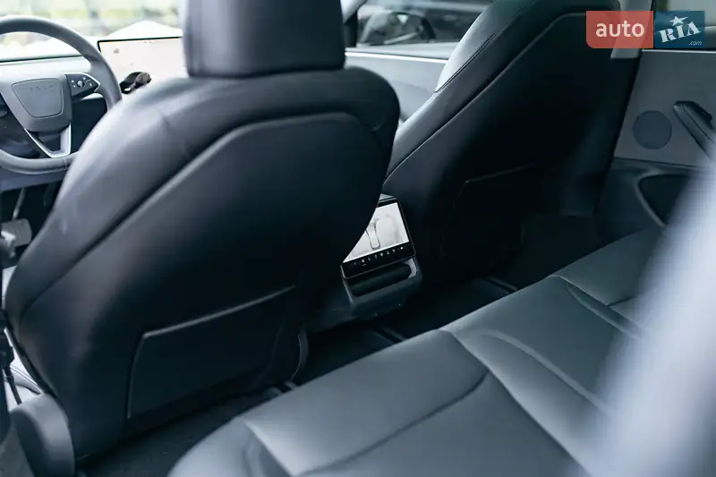 Tesla Model 3 2024 VIN 5YJ3E1EA9RF727173 фото оголошення 30 з 70