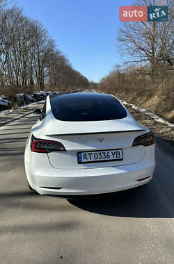 Седан Tesla Model 3 2022 в Ивано-Франковске