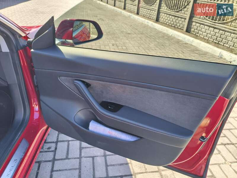 Седан Tesla Model 3 2019 в Запоріжжі