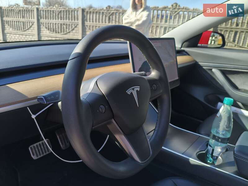 Седан Tesla Model 3 2019 в Запоріжжі