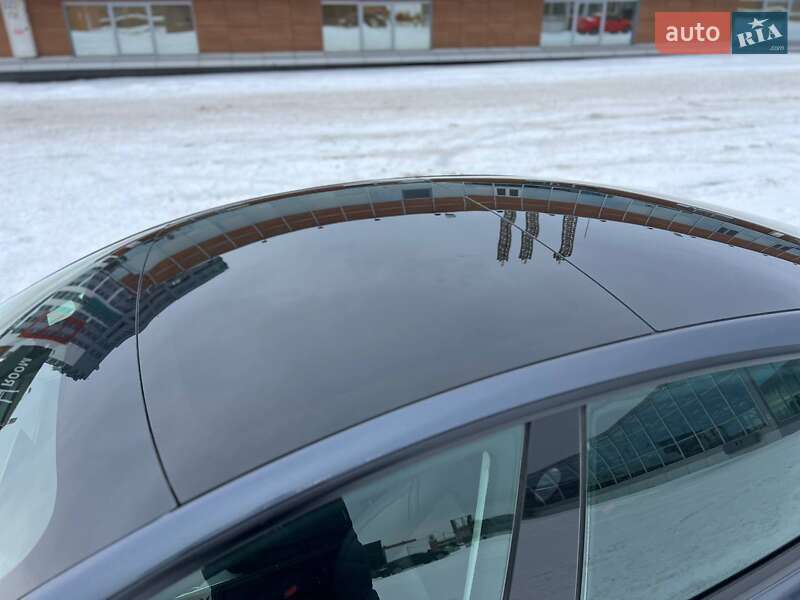 Седан Tesla Model 3 2022 в Києві