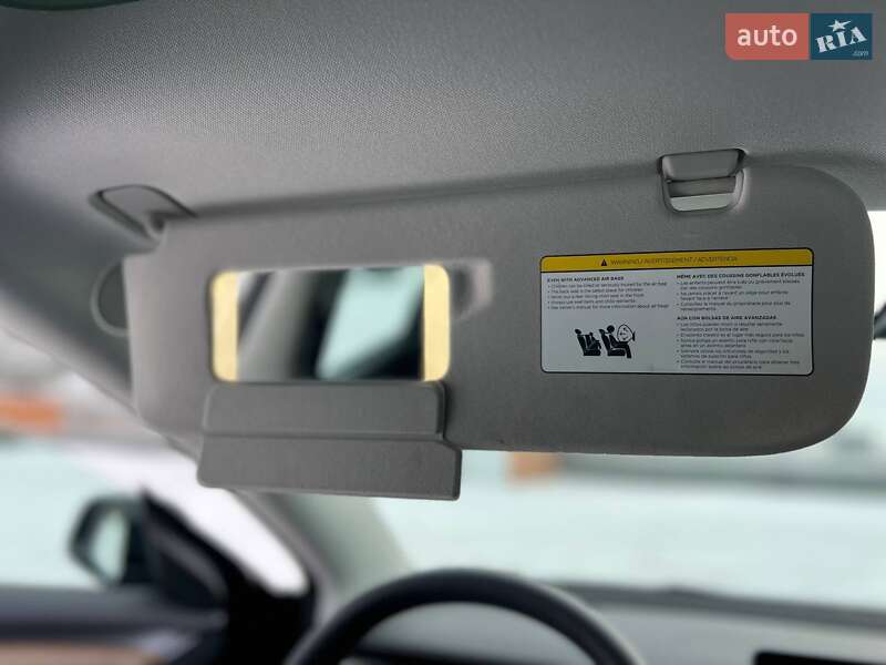 Седан Tesla Model 3 2022 в Києві