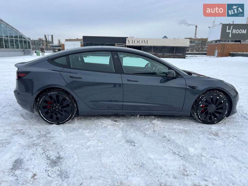Седан Tesla Model 3 2022 в Києві