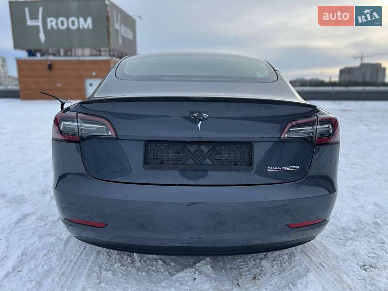 Седан Tesla Model 3 2022 в Києві