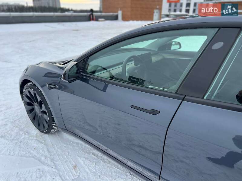 Седан Tesla Model 3 2022 в Києві