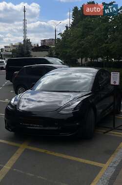 Седан Tesla Model 3 2022 в Киеве