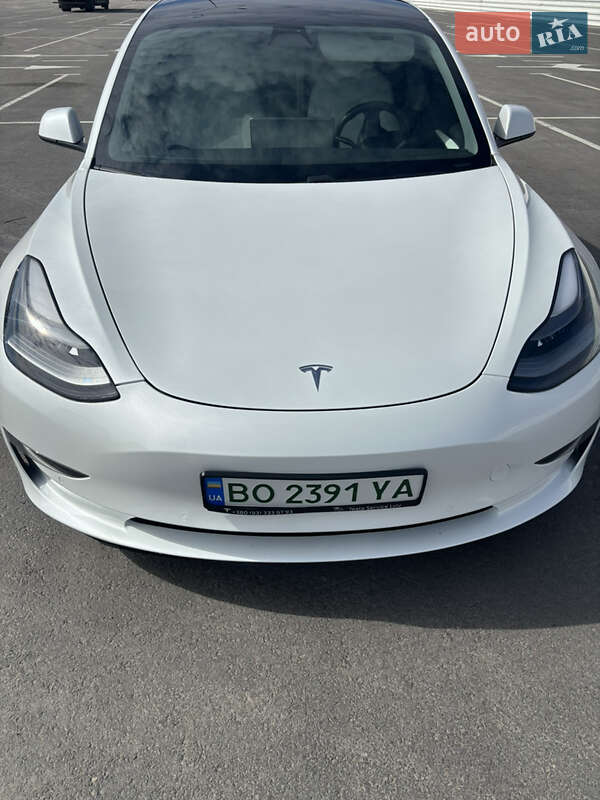 Седан Tesla Model 3 2021 в Тернополе