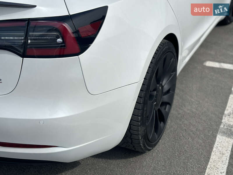 Седан Tesla Model 3 2021 в Тернополе