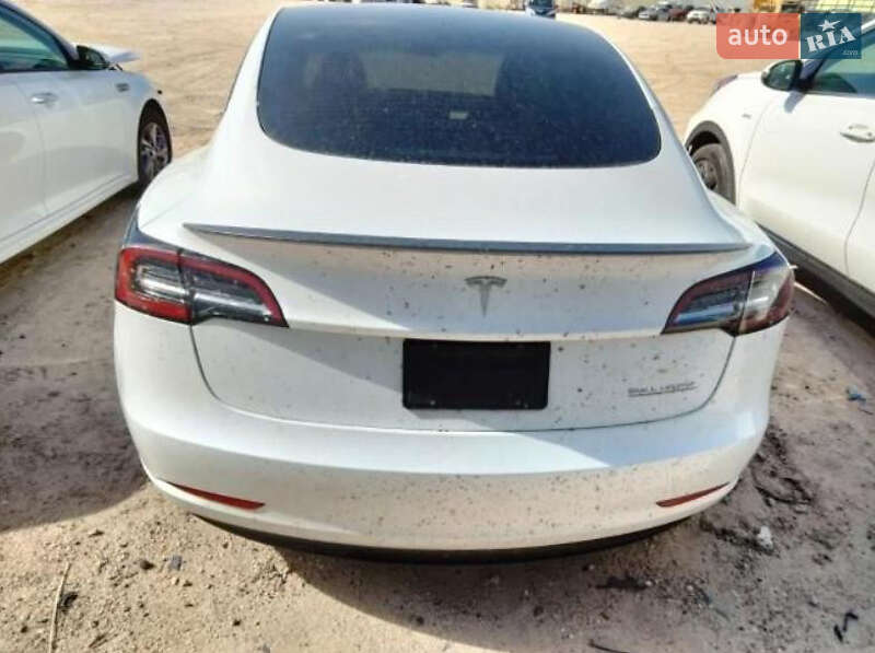 Седан Tesla Model 3 2021 в Тернополе