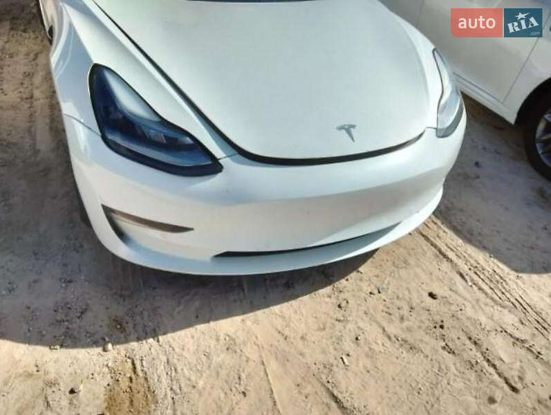 Седан Tesla Model 3 2021 в Тернополе