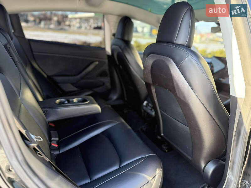 Седан Tesla Model 3 2019 в Харкові