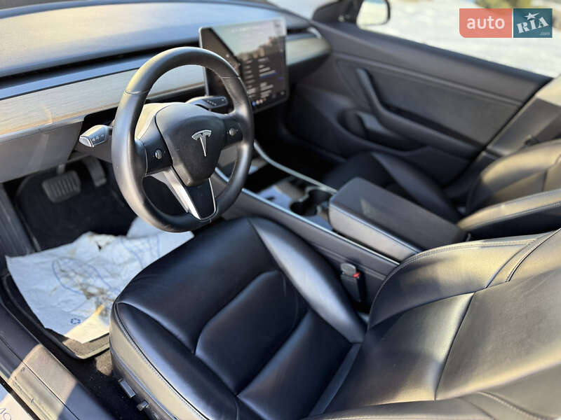 Седан Tesla Model 3 2019 в Харкові