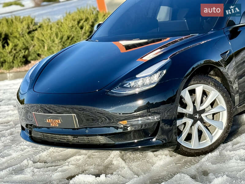 Седан Tesla Model 3 2019 в Харкові