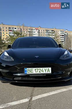 Седан Tesla Model 3 2021 в Николаеве