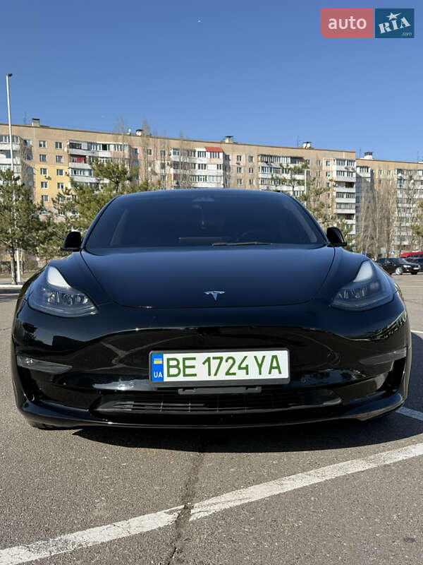 Седан Tesla Model 3 2021 в Николаеве