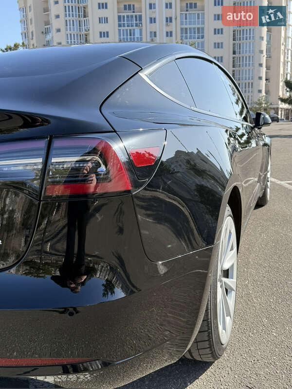 Седан Tesla Model 3 2021 в Николаеве