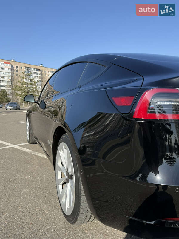 Седан Tesla Model 3 2021 в Николаеве