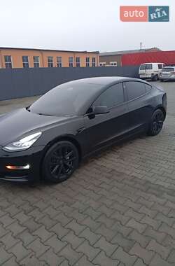 Седан Tesla Model 3 2018 в Нововолынске
