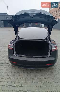 Седан Tesla Model 3 2018 в Нововолынске