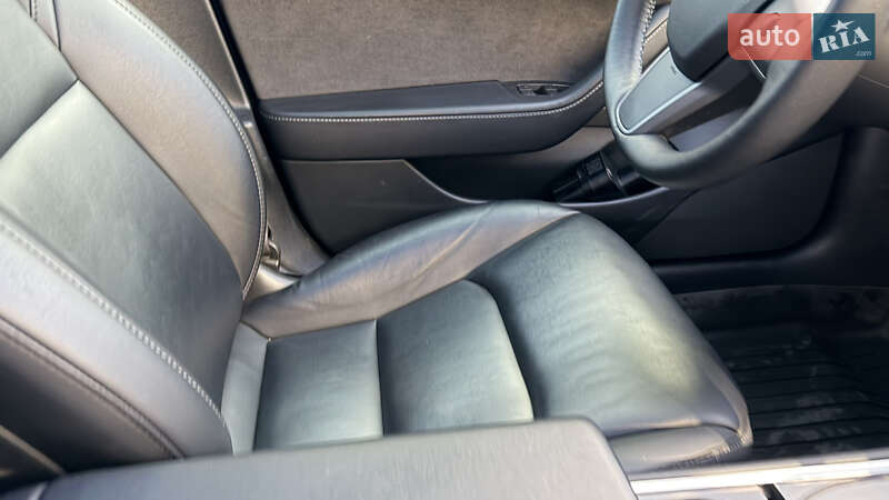 Седан Tesla Model 3 2022 в Запоріжжі