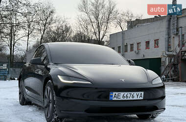 Седан Tesla Model 3 2024 в Днепре