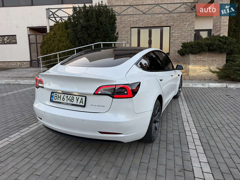 Седан Tesla Model 3 2019 в Одессе