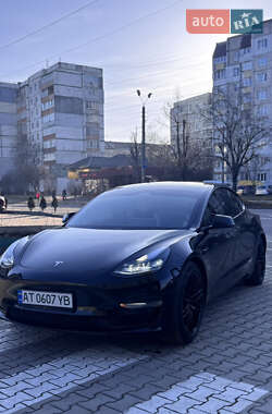 Седан Tesla Model 3 2021 в Ивано-Франковске