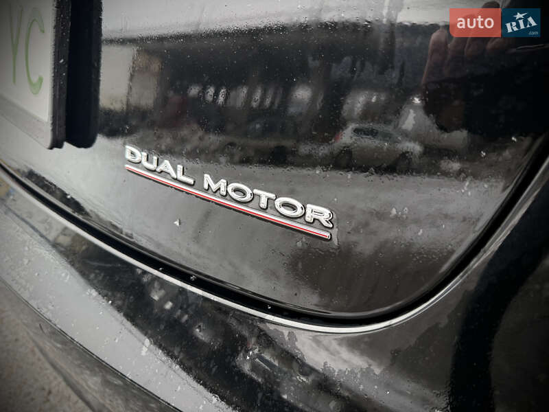 Седан Tesla Model 3 2021 в Львове