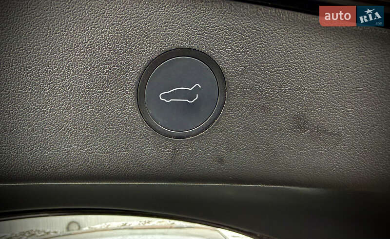 Седан Tesla Model 3 2021 в Львове