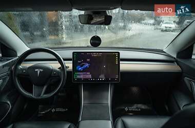 Седан Tesla Model 3 2018 в Черновцах